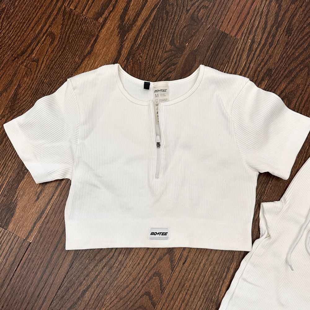Bo and Tee White Ribbed Athletic set - Picture 5 of 8